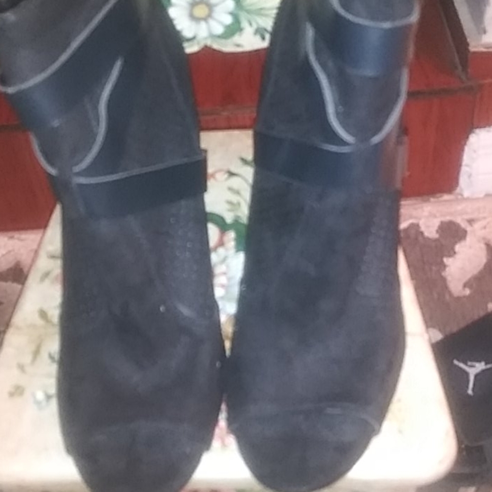 Shoe Dazzle Black Heeled Peep Toe Boots